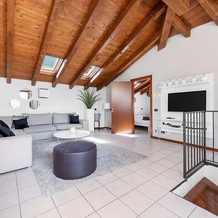 AcquaseriaCasacamelia 35, 3 Bdrm With View Lake Comoアパートメント エクステリア 写真