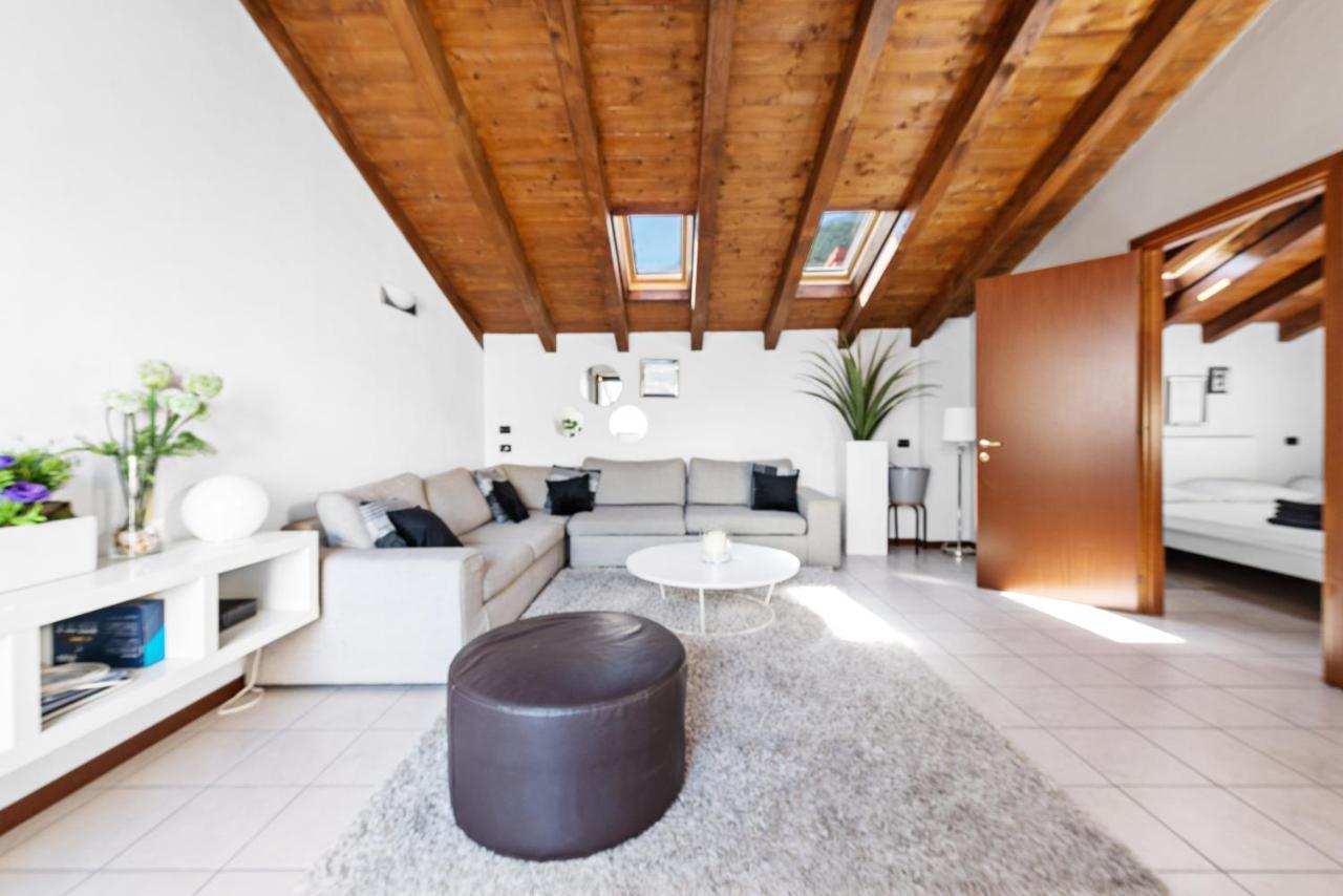AcquaseriaCasacamelia 35, 3 Bdrm With View Lake Comoアパートメント エクステリア 写真